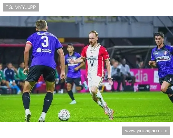 多德勒支与靴蒙特的精彩对决分析及赛季表现回顾